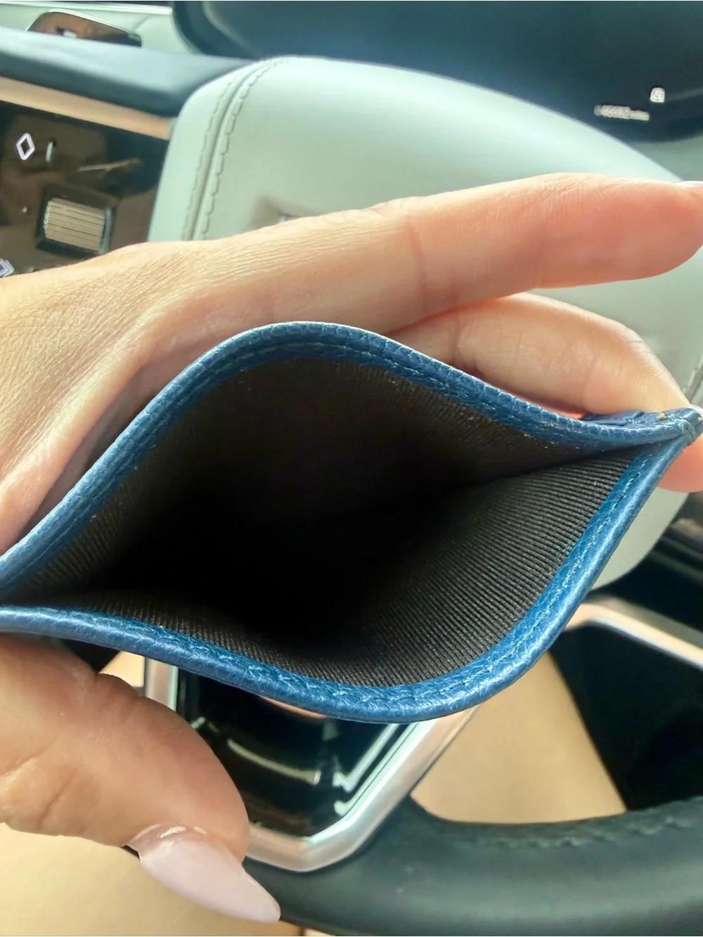 ✨ Authentic Burberry Men's Blue Leather Card Holder ✨
